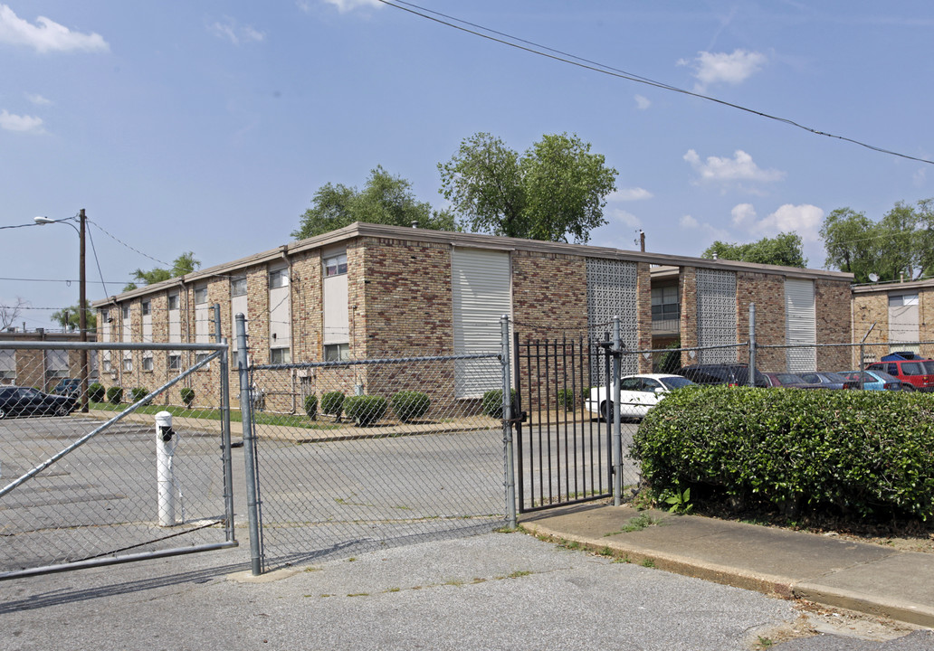 Cottonwood Apartments in Memphis, TN - Building Photo