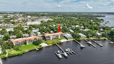 624 SW St Lucie Crescent in Stuart, FL - Building Photo - Building Photo
