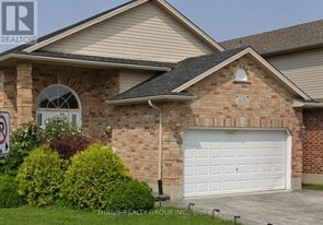 2230 Coronation Dr in London, ON - Building Photo