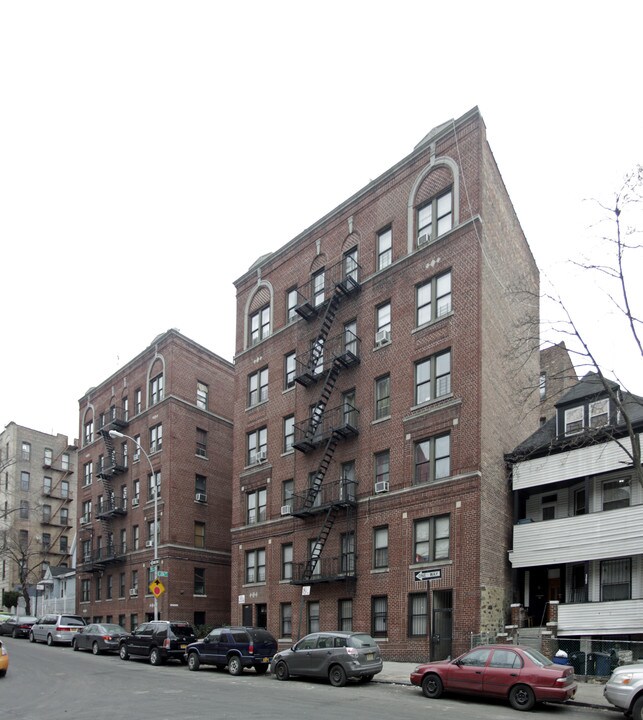 3210 Perry Ave in Bronx, NY - Foto de edificio