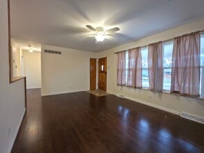 3125 Phils Dr in High Ridge, MO - Foto de edificio - Building Photo