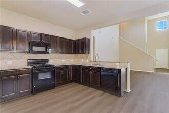604 Red Tails Dr in Austin, TX - Building Photo - Building Photo