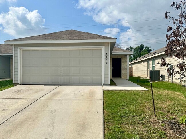 4539 Zoe Pass in San Antonio, TX - Building Photo - Building Photo