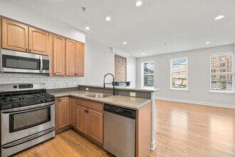 287 Grand St in Jersey City, NJ - Building Photo - Building Photo