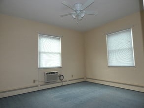 2504 15th St, Unit 4 in Rock Island, IL - Building Photo - Building Photo