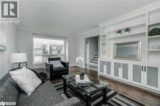 1534 Forestdale Ct in Oakville, ON - Building Photo - Building Photo