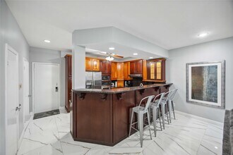 3292 Holly Hall St in Houston, TX - Building Photo - Building Photo