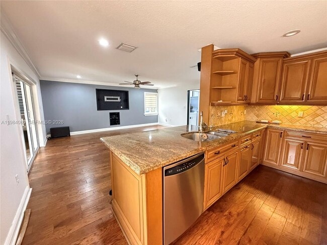 19909 SW 7th Pl in Pembroke Pines, FL - Building Photo - Building Photo