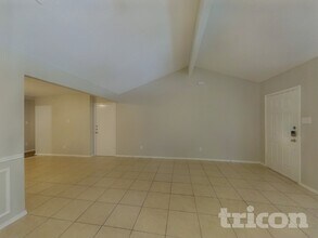 6701 Spur Ridge Ct in Arlington, TX - Foto de edificio - Building Photo