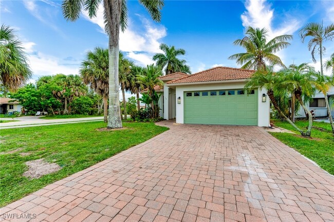 596 93rd Ave N in Naples, FL - Building Photo - Building Photo