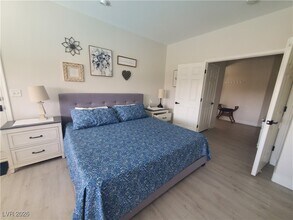 2106 Dipinto Ave in Henderson, NV - Building Photo - Building Photo