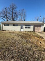 3525 SE Adams St in Topeka, KS - Building Photo