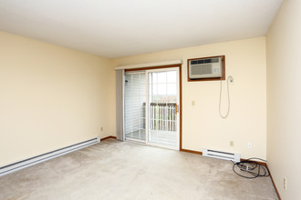 Next Level Apartments - Deer Run in Indianola, IA - Building Photo - Interior Photo