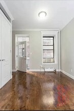 52 Barrow St in New York, NY - Building Photo - Building Photo