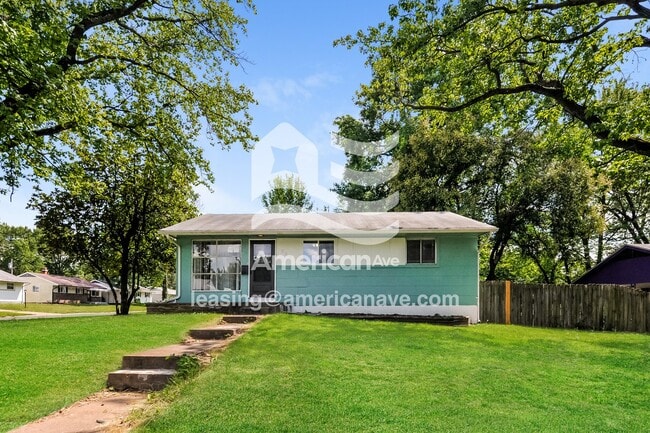 property at 200 Dundee Cir