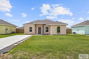 422 Arroyo Ln in La Feria, TX - Building Photo