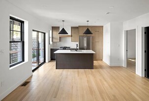 99 5th St, Unit #2 in Cambridge, MA - Building Photo