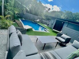 1244 Hollywood Blvd in Hollywood, FL - Building Photo