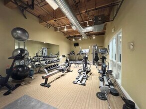 609 Central St, Unit 1403 in Kansas City, MO - Foto de edificio - Building Photo