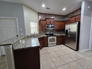 4016 Mountain Chestnut Way in Lakeland, FL - Building Photo - Building Photo