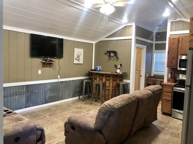 11351 Oak Lake Rd in Bryan, TX - Building Photo - Building Photo