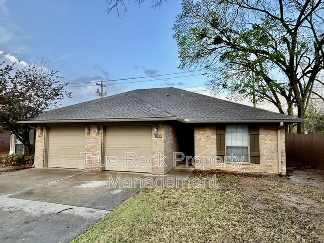 property at 1400 S Mississippi Ave