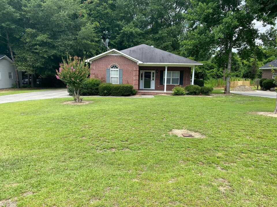 504 Granade St in Statesboro, GA - Building Photo