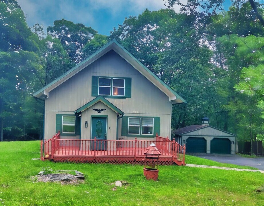 285 Bromley Rd in Henryville, PA - Building Photo