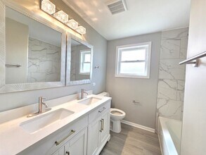 7841 74th St in Bridgeview, IL - Building Photo - Building Photo