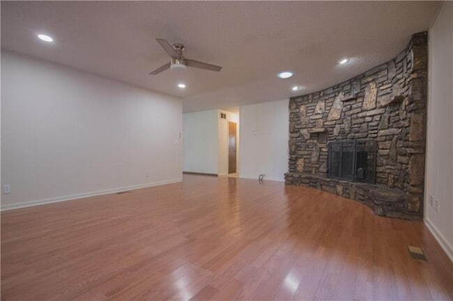 403 S 37th St in Rogers, AR - Building Photo - Building Photo