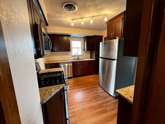 609 Maple St in Neenah, WI - Building Photo - Building Photo