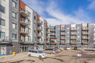 Royal Centre Lux in Edmonton, AB - Building Photo