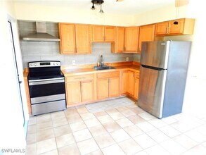 643 92nd Ave N in Naples, FL - Building Photo - Building Photo