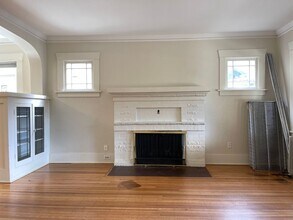 5058 7th Ave NE in Seattle, WA - Building Photo - Building Photo