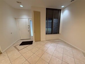 130 S Middle Neck Rd in Great Neck Plaza, NY - Building Photo - Building Photo