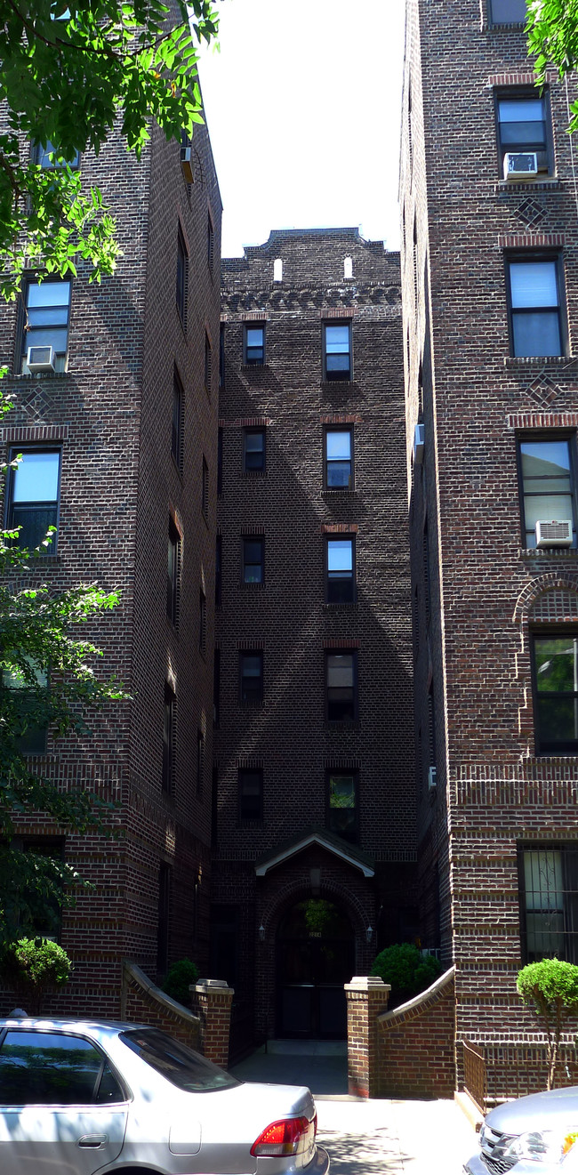 2202 64th St in Brooklyn, NY - Foto de edificio - Building Photo