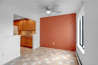 23 Hillside Terrace in White Plains, NY - Foto de edificio - Building Photo