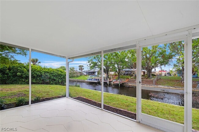 1003 April Ln in North Fort Myers, FL - Building Photo - Building Photo