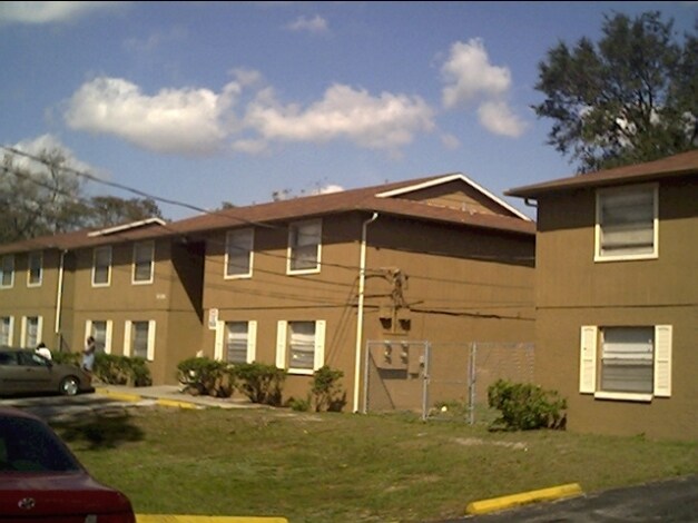 Beechwood Apartments in Tampa, FL - Building Photo