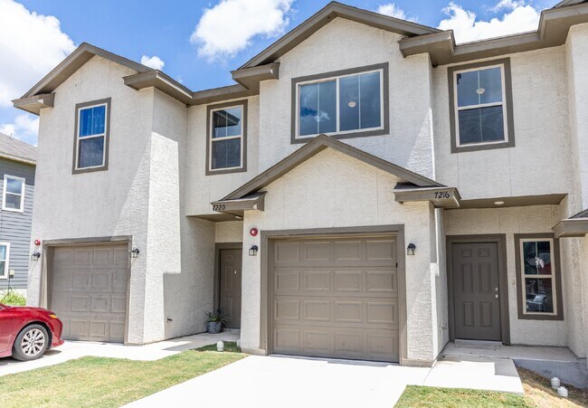 7216 Savannah Brooks in Live Oak, TX - Building Photo - Building Photo