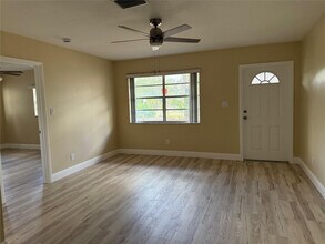 602 NE 38th St in Oakland Park, FL - Building Photo - Building Photo