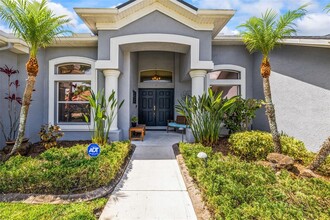 2845 Mossy Timber Trail in Valrico, FL - Building Photo - Building Photo