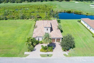 138 SE Via San Marino in Port St. Lucie, FL - Building Photo - Building Photo