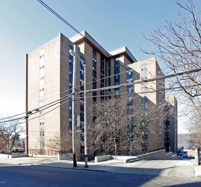 CromWell Towers in Yonkers, NY - Building Photo - Building Photo