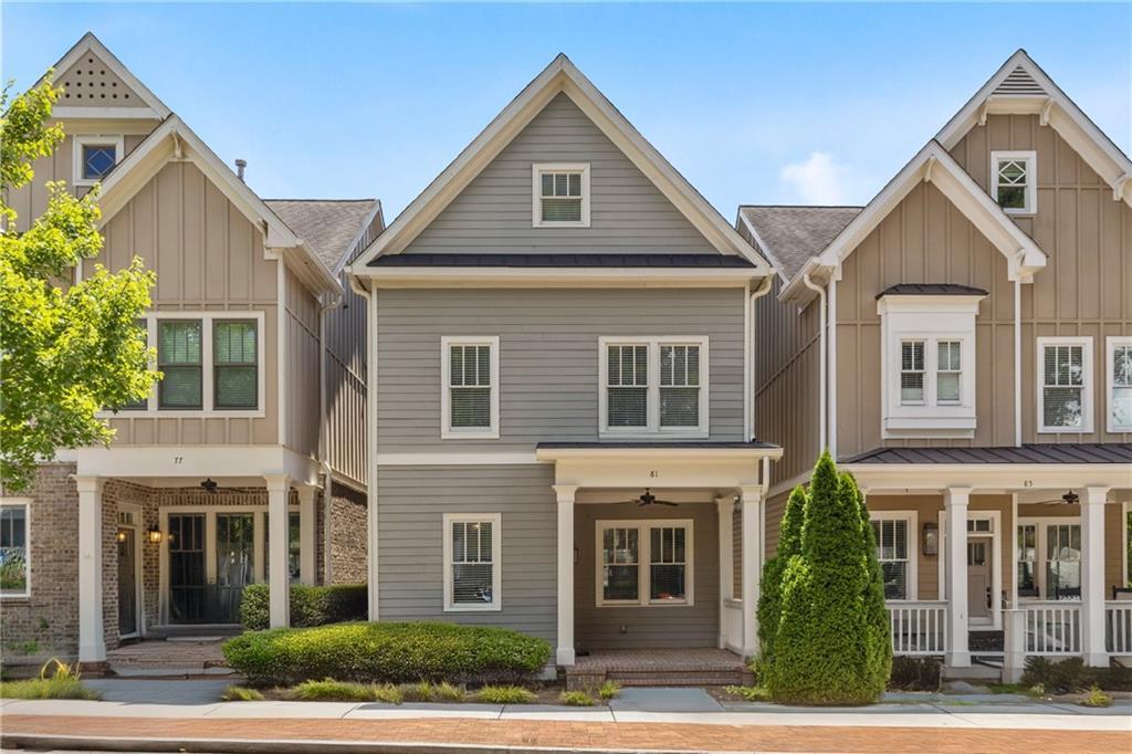 81 College St NW in Norcross, GA - Foto de edificio