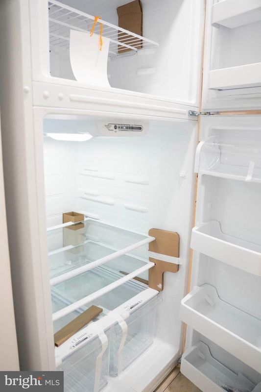 4451 Pembrook Village Dr in Alexandria, VA - Foto de edificio - Building Photo