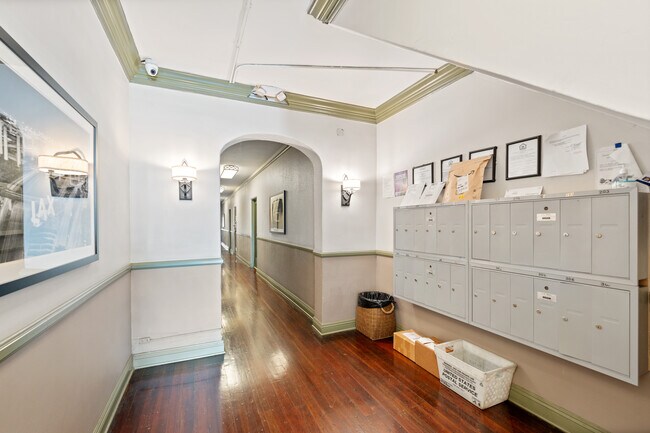 Elk Villas in Glendale, CA - Building Photo - Building Photo