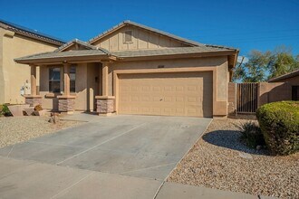 15748 W Shaw Butte Dr in Surprise, AZ - Foto de edificio - Building Photo