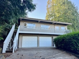 21606 3rd Ave NE in Bothell, WA - Building Photo