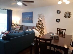 7900 NW 50th St, Unit 205 in Lauderhill, FL - Foto de edificio - Building Photo